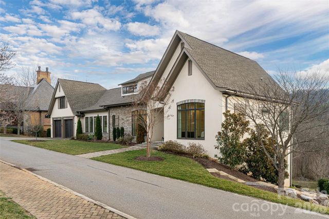 22 Snap Dragon Court, Asheville, NC 28804