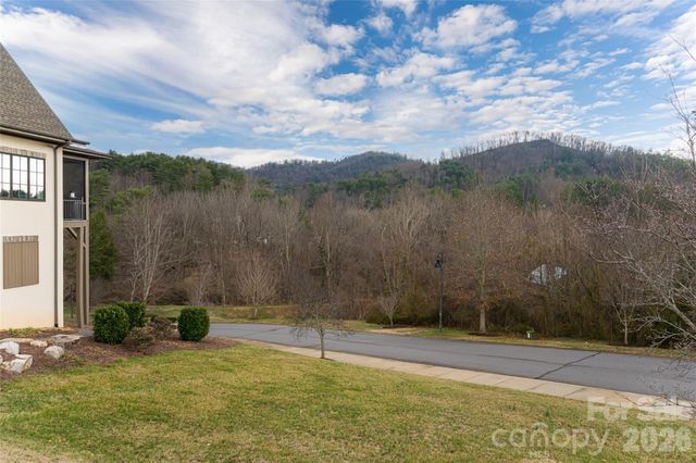 22 Snap Dragon Court, Asheville, NC 28804