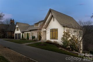 22 Snap Dragon Court, Asheville, NC 28804