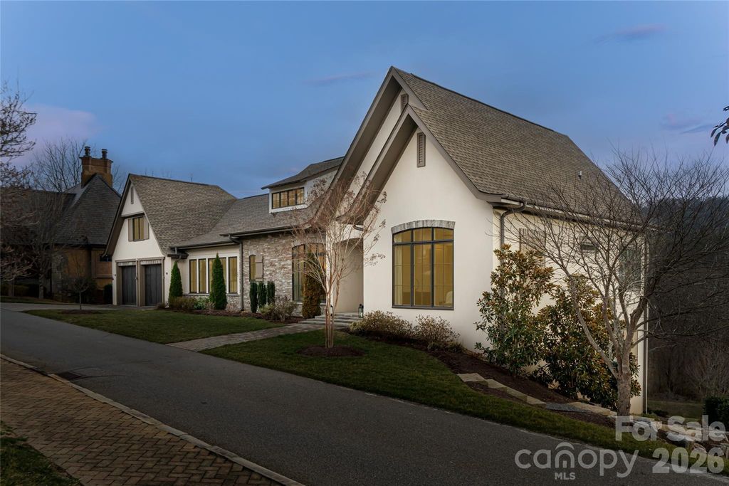 22 Snap Dragon Court, Asheville, NC 28804