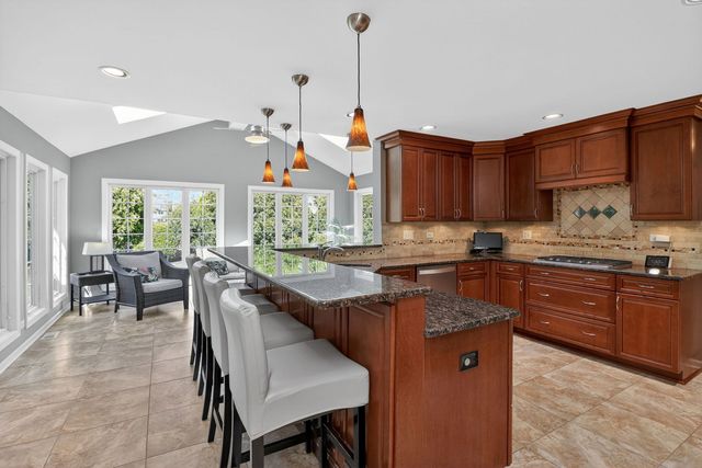 1212 Richfield Court, Woodridge, IL 60517