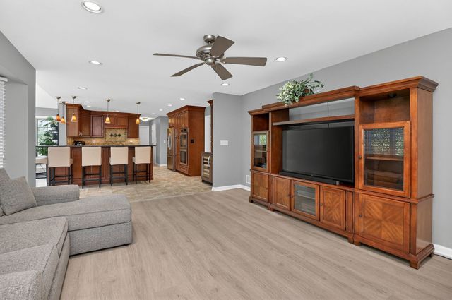 1212 Richfield Court, Woodridge, IL 60517