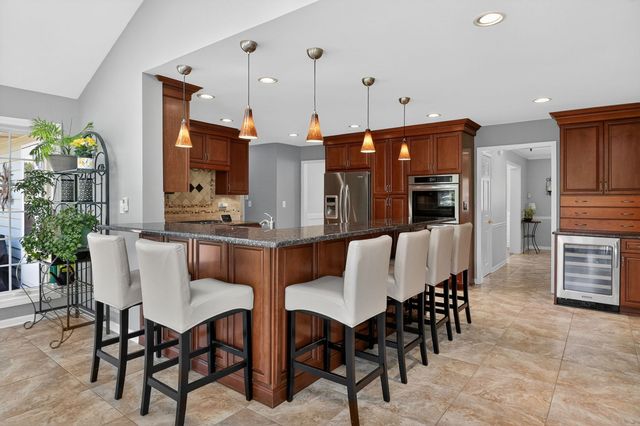 1212 Richfield Court, Woodridge, IL 60517