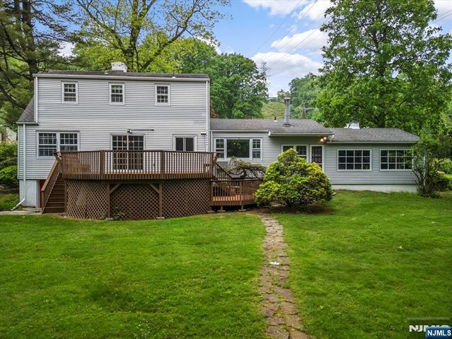 35 McCosh Road, Clifton, NJ 07043
