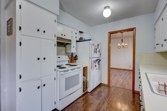 1910 Wynwood Drive, Carthage, MO 64836