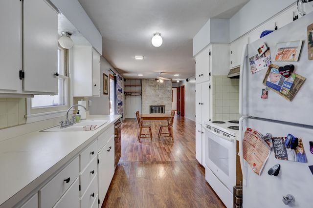 1910 Wynwood Drive, Carthage, MO 64836