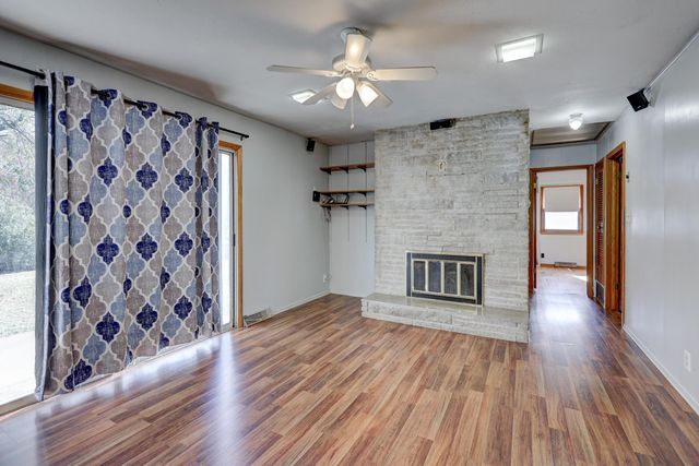 1910 Wynwood Drive, Carthage, MO 64836