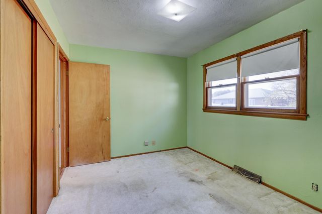 1910 Wynwood Drive, Carthage, MO 64836