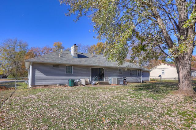 1910 Wynwood Drive, Carthage, MO 64836