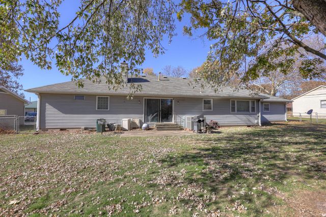 1910 Wynwood Drive, Carthage, MO 64836