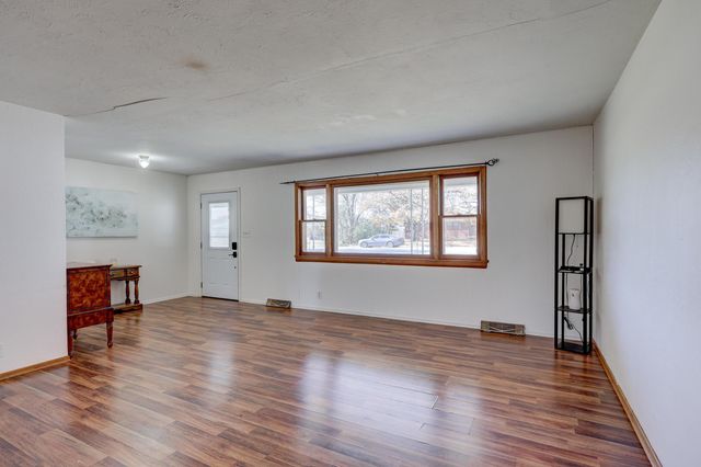 1910 Wynwood Drive, Carthage, MO 64836