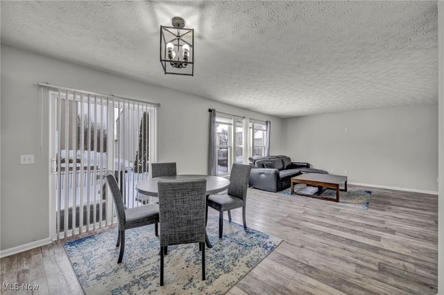 558 Lenox Court, Broadview Heights, OH 44147