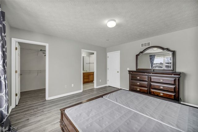 558 Lenox Court, Broadview Heights, OH 44147