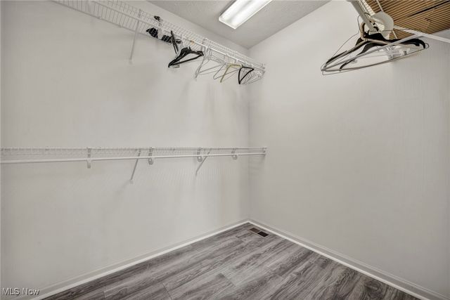 558 Lenox Court, Broadview Heights, OH 44147