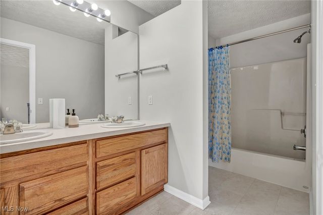 558 Lenox Court, Broadview Heights, OH 44147