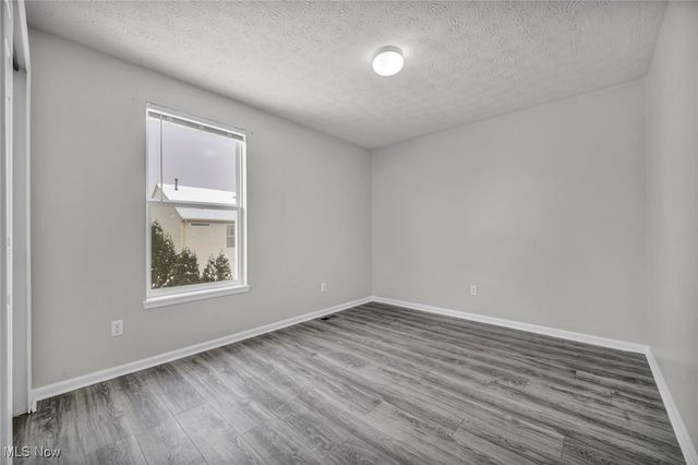 558 Lenox Court, Broadview Heights, OH 44147