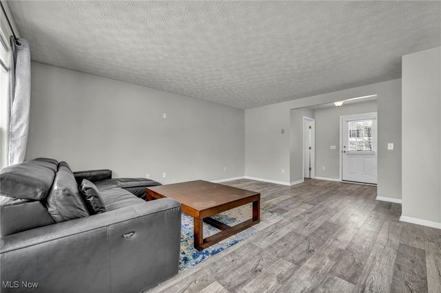 558 Lenox Court, Broadview Heights, OH 44147