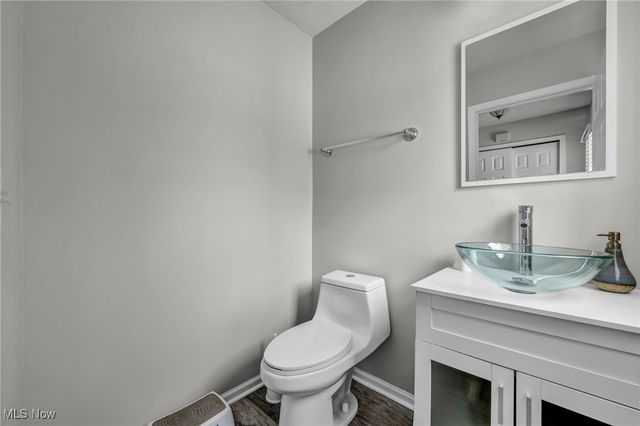 558 Lenox Court, Broadview Heights, OH 44147