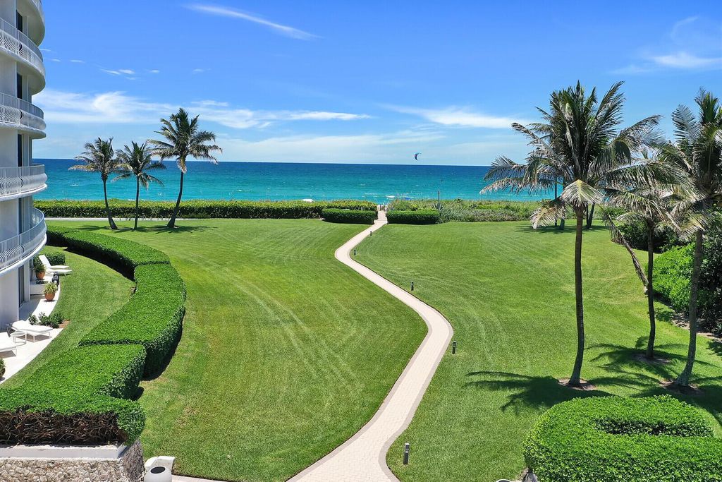 Image 26 of property listing at 2774 S Ocean Boulevard 106, Palm Beach, FL 33480
