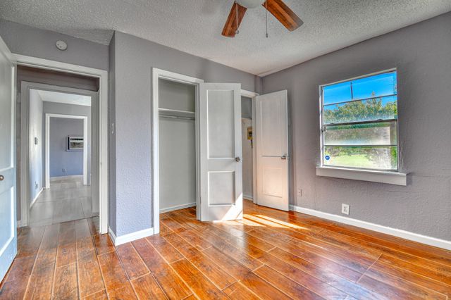 3330 Utah Avenue, Dallas, TX 75216