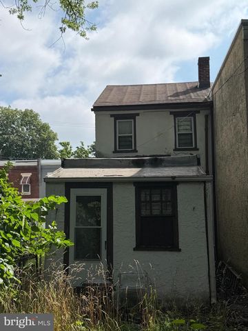 718 UPLAND ST, Chester, PA 19013