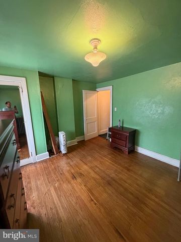 718 UPLAND ST, Chester, PA 19013