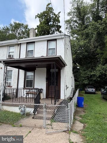 718 UPLAND ST, Chester, PA 19013