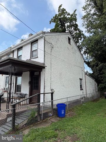718 UPLAND ST, Chester, PA 19013