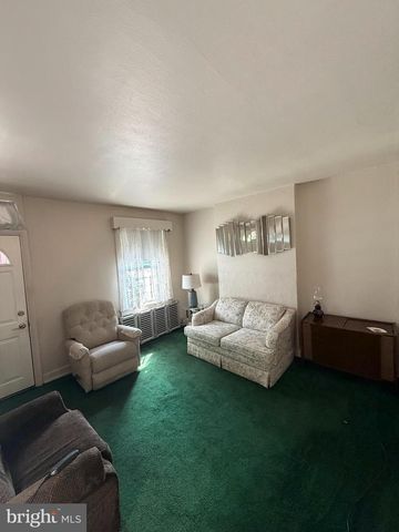 718 UPLAND ST, Chester, PA 19013