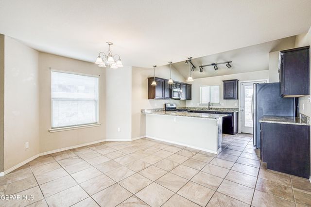 14233 RUSS LEACH Avenue, El Paso, TX 79938