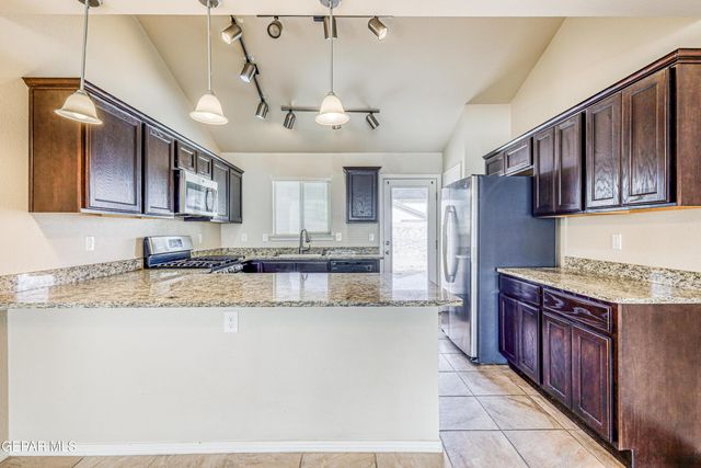 14233 RUSS LEACH Avenue, El Paso, TX 79938