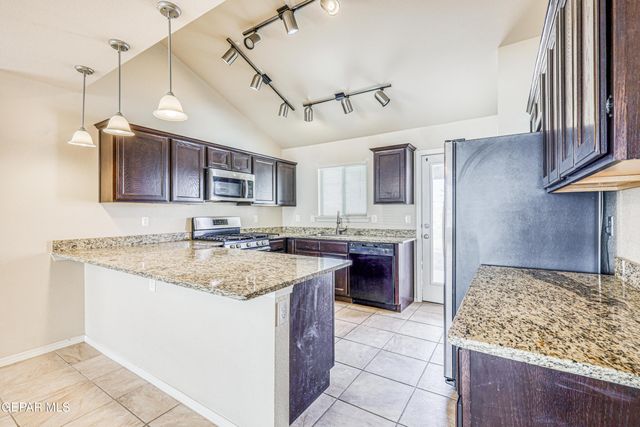 14233 RUSS LEACH Avenue, El Paso, TX 79938