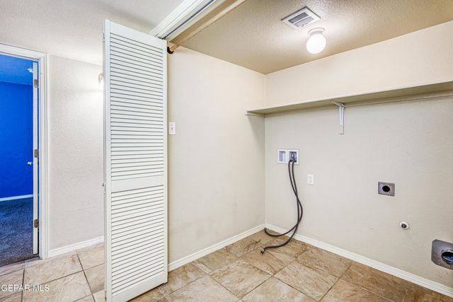 14233 RUSS LEACH Avenue, El Paso, TX 79938