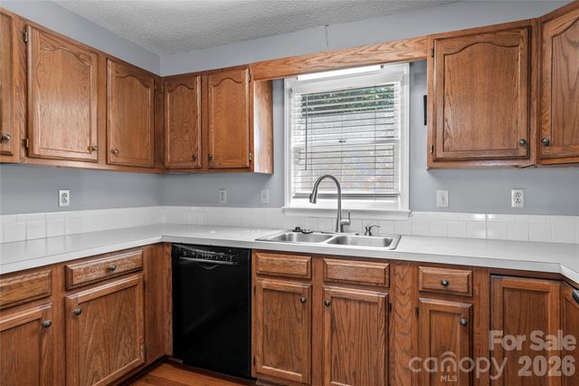 2513 Newington Court, Clemmons, NC 27012