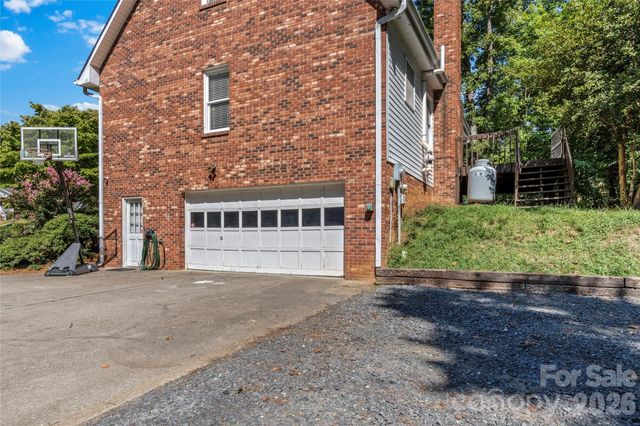 2513 Newington Court, Clemmons, NC 27012