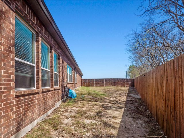 1314 Cole Drive, Trenton, TX 75490