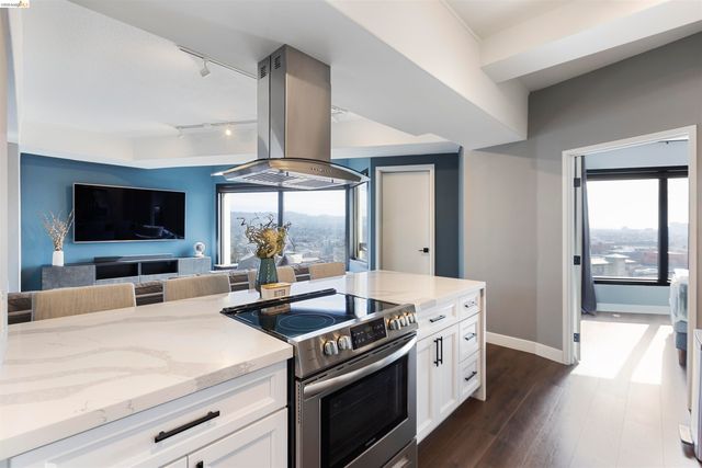 6363 Christie Ave. 2327, Emeryville, CA 94608