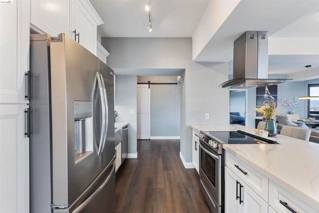 6363 Christie Ave. 2327, Emeryville, CA 94608