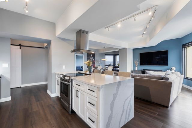 6363 Christie Ave. 2327, Emeryville, CA 94608