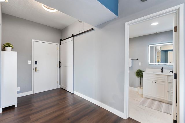 6363 Christie Ave. 2327, Emeryville, CA 94608