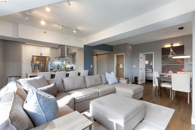 6363 Christie Ave. 2327, Emeryville, CA 94608