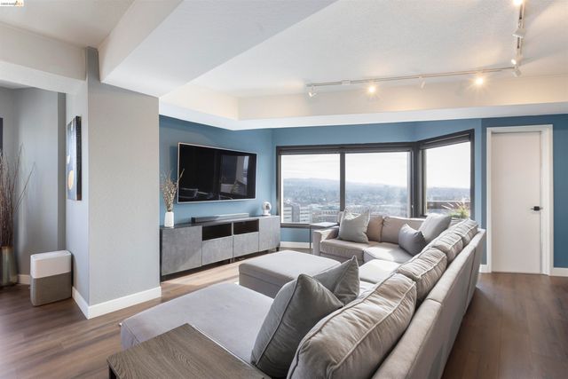 6363 Christie Ave. 2327, Emeryville, CA 94608