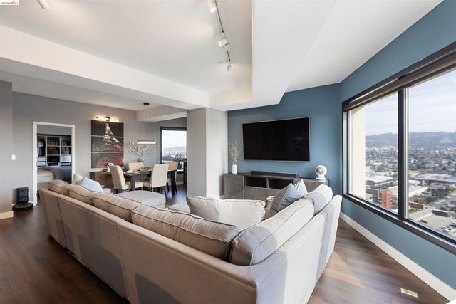 6363 Christie Ave. 2327, Emeryville, CA 94608