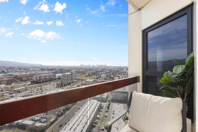 6363 Christie Ave. 2327, Emeryville, CA 94608