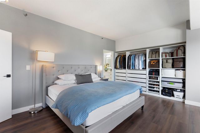 6363 Christie Ave. 2327, Emeryville, CA 94608