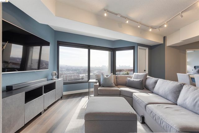 6363 Christie Ave. 2327, Emeryville, CA 94608