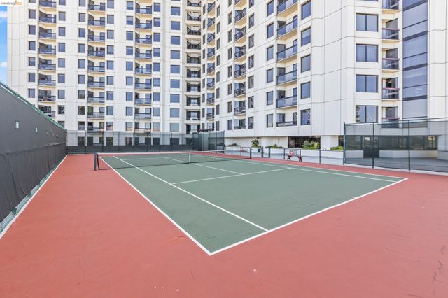 6363 Christie Ave. 2327, Emeryville, CA 94608