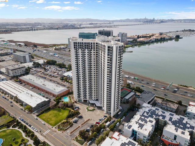 6363 Christie Ave. 2327, Emeryville, CA 94608