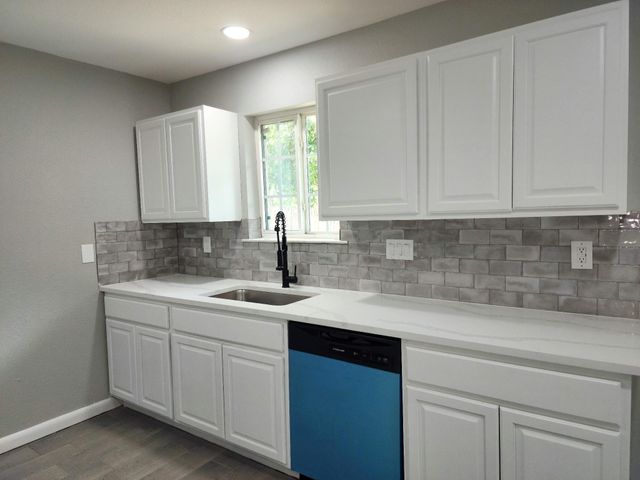 5914 Newquay Street, Houston, TX 77085