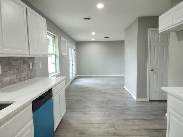 5914 Newquay Street, Houston, TX 77085